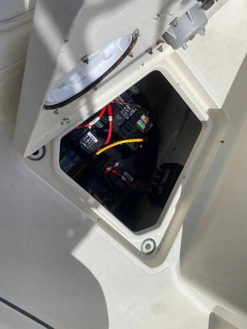 Slide: The Image of Pursuit 2670 Center Console 2005 - 30