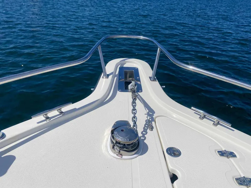 Slide: The Image of Pursuit 2670 Center Console 2005 - 28