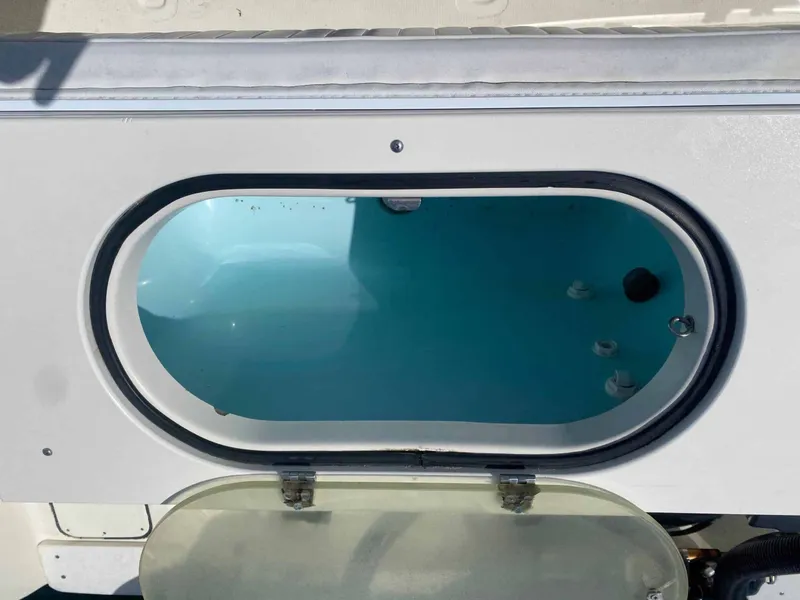Slide: The Image of Pursuit 2670 Center Console 2005 - 16