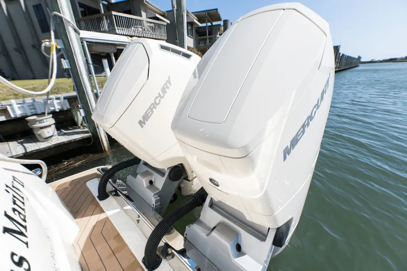 Slide: The Image of Scout 400 LXF 2023 - 36