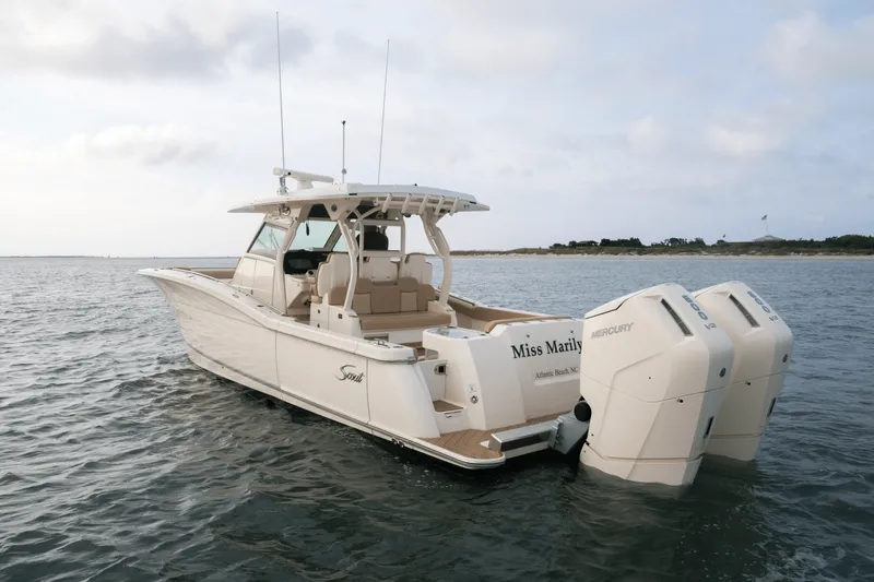 Slide: The Image of Scout 400 LXF 2023 - 4