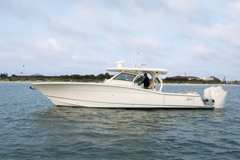 Slide: The Image of Scout 400 LXF 2023 - 6