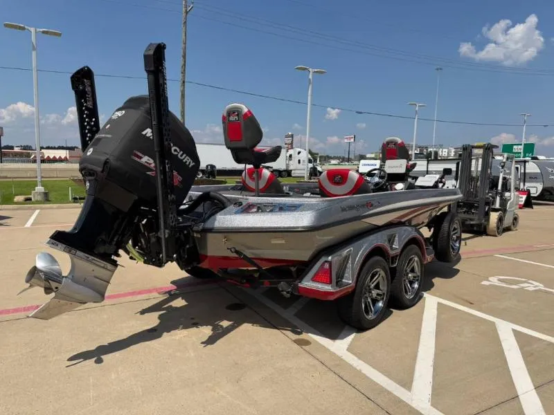 Slide: The Image of Ranger Z520L 2018 - 5