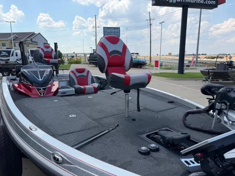 Slide: The Image of Ranger Z520L 2018 - 12