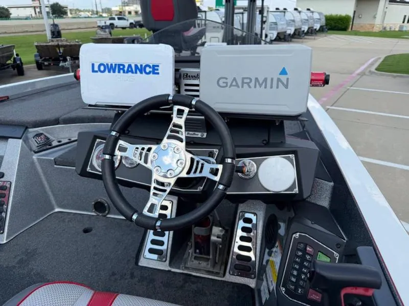 Slide: The Image of Ranger Z520L 2018 - 16