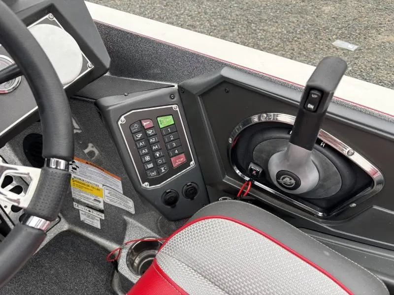 Slide: The Image of Ranger Z520L 2018 - 12