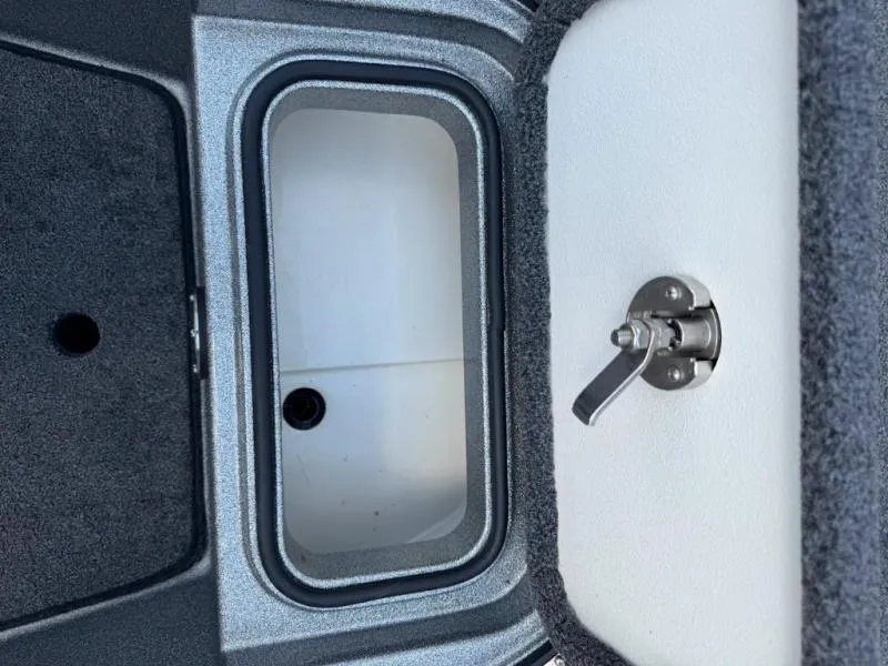 Slide: The Image of Ranger Z520L 2018 - 22