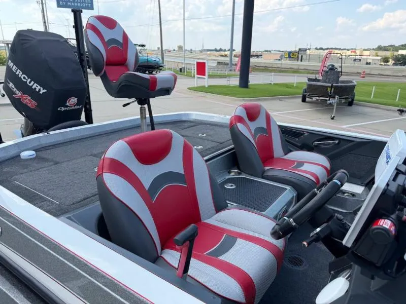 Slide: The Image of Ranger Z520L 2018 - 18