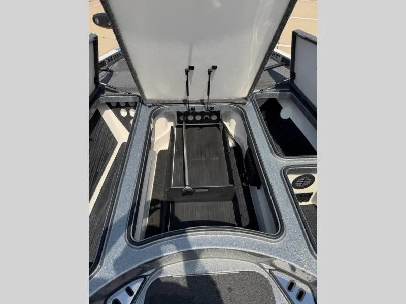 Slide: The Image of Ranger Z520L 2018 - 20