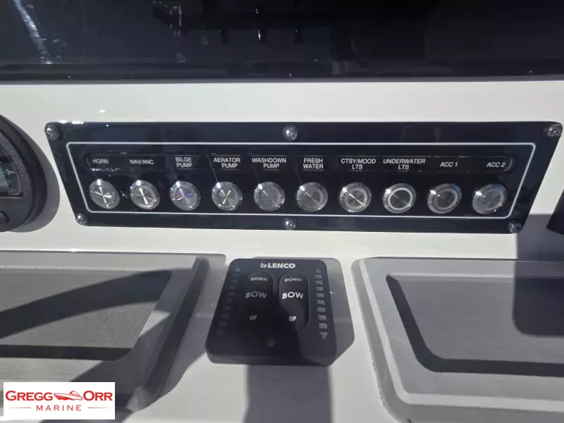 Slide: The Image of Sea Fox 228 COMMANDER 2026 - 17