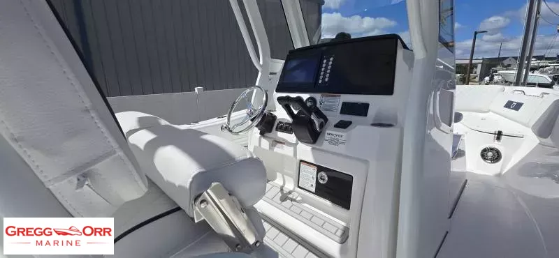 Slide: The Image of Sea Fox 268 COMMANDER 2026 - 8