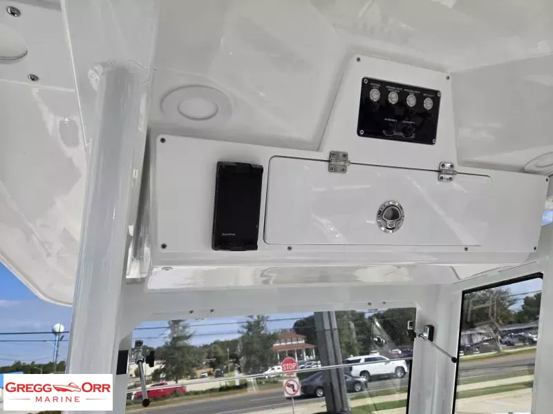 Slide: The Image of Sea Fox 268 COMMANDER 2026 - 13