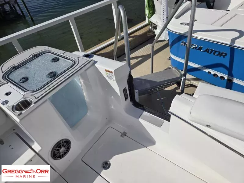 Slide: The Image of Sea Fox 268 COMMANDER 2026 - 11