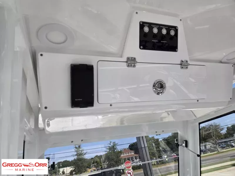 Slide: The Image of Sea Fox 268 COMMANDER 2026 - 23