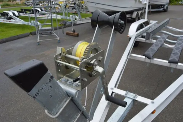 Slide: The Image of Venture Trailers Aluminum Tandem Axle Commander Series COM-5300 2024 - 17