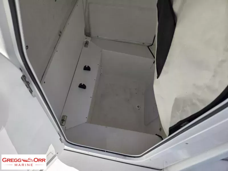 Slide: The Image of Sea Fox 251 BAY FOX 2026 - 10