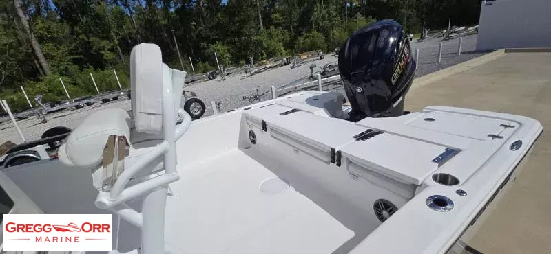 Slide: The Image of Sea Fox 251 BAY FOX 2026 - 5