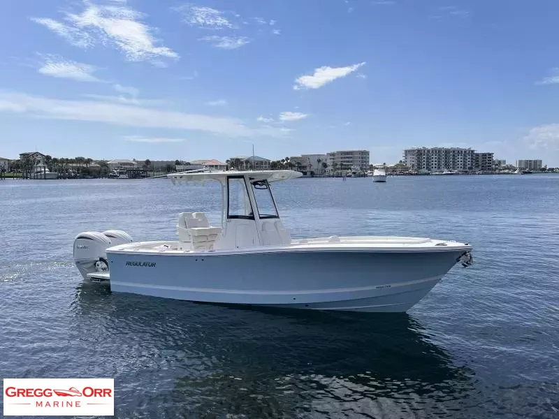 Slide: The Image of Regulator Marine 25 CENTER CONSOLE 2026 - 1