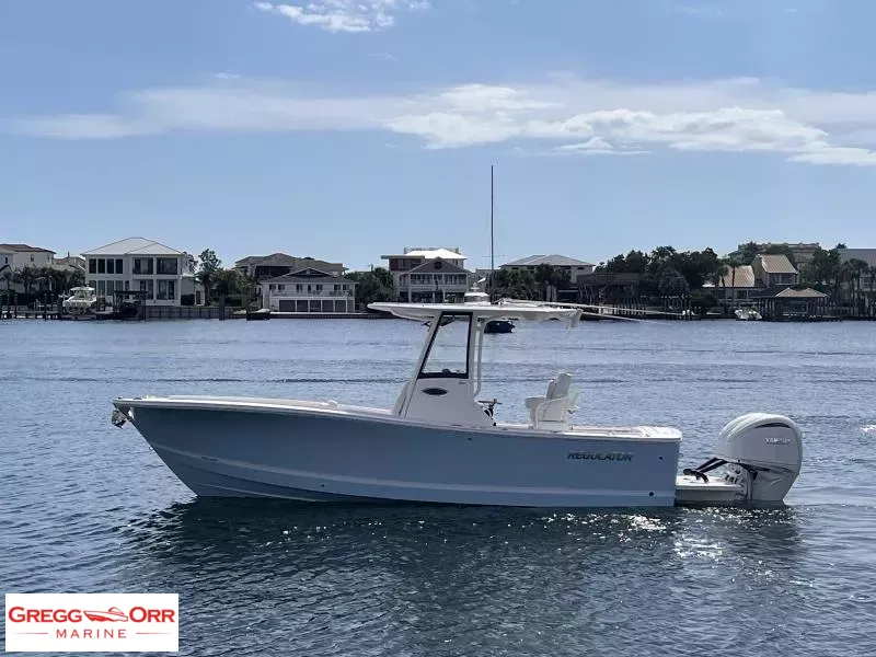 The Image of Regulator Marine 25 CENTER CONSOLE 2026 - 0