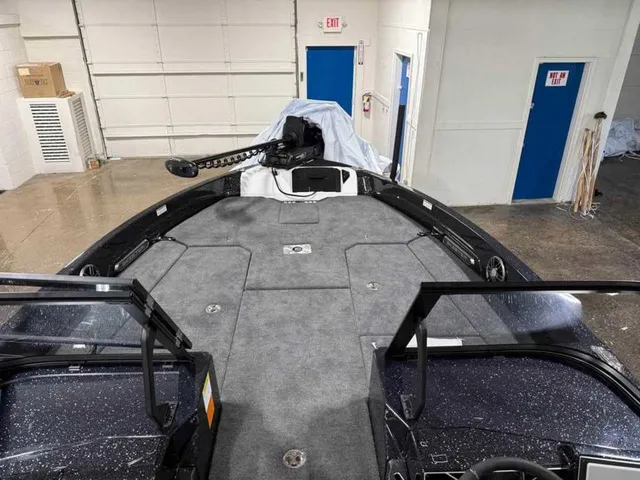 Slide: The Image of Skeeter WXR2260 2025 - 9