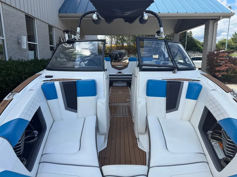 Slide: The Image of Nautique G23 2017 - 8