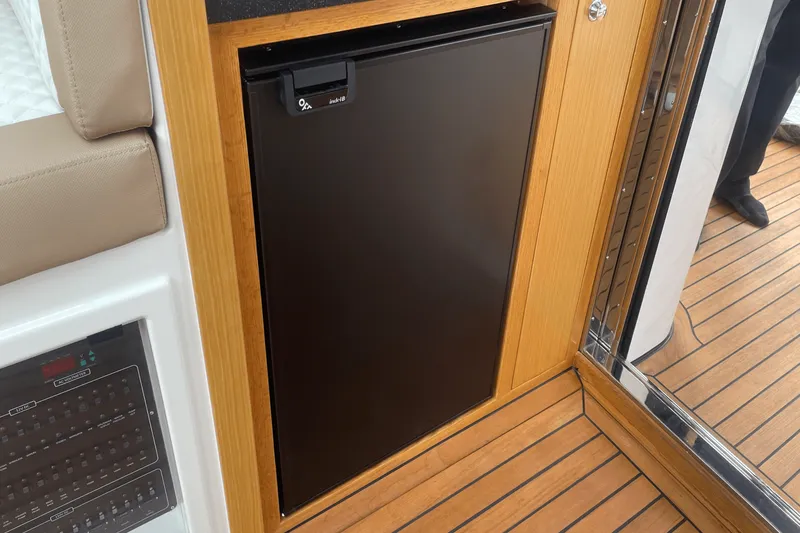 Slide: The Image of Emerson DRE 37 2023 - 17