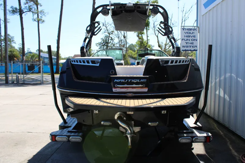 Slide: The Image of Nautique 210 2016 - 23