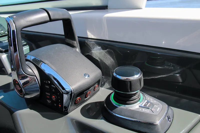 Slide: The Image of Aviara AV36 Outboard 2023 - 12