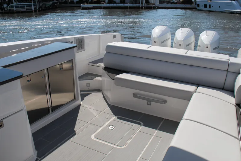 Slide: The Image of Aviara AV36 Outboard 2023 - 21