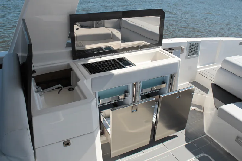 Slide: The Image of Aviara AV36 Outboard 2023 - 23