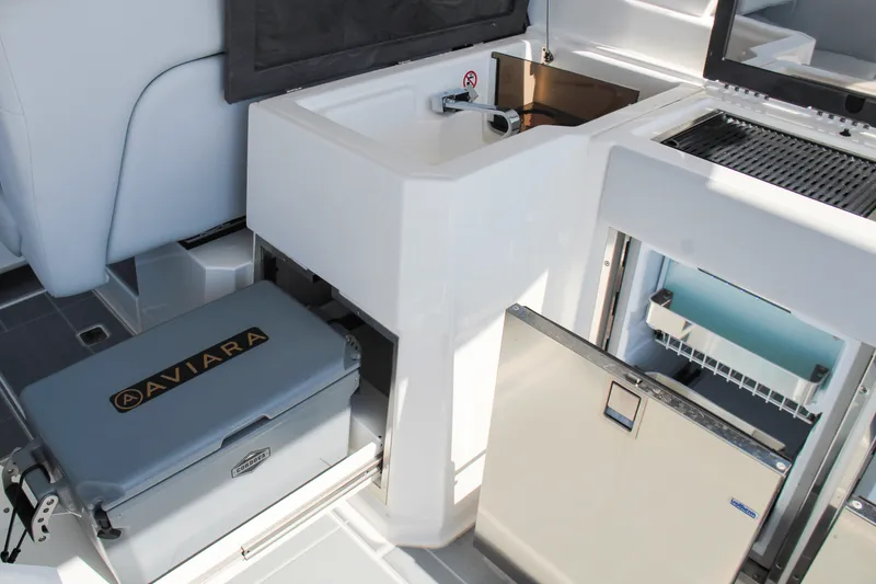 Slide: The Image of Aviara AV36 Outboard 2023 - 26