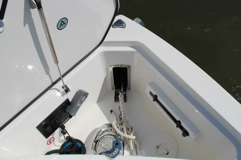 Slide: The Image of Aviara AV36 Outboard 2023 - 5