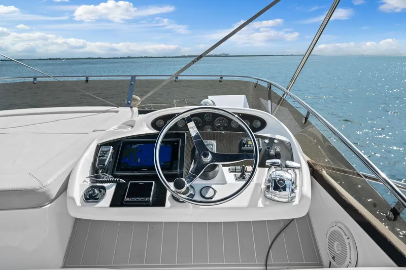 Slide: The Image of Sunseeker Manhattan 50 2006 - 26