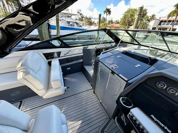 Slide: The Image of Cruisers 338 Outboard 2021 - 19