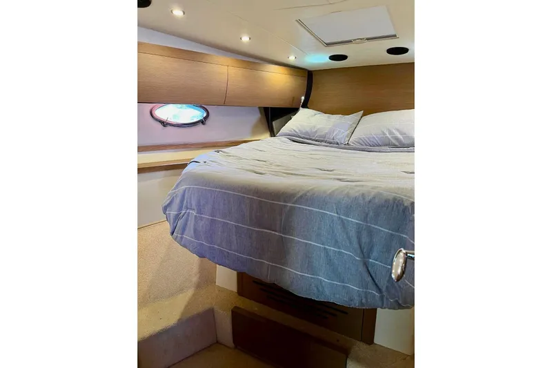 Slide: The Image of Azimut Atlantis 40 2011 - 8