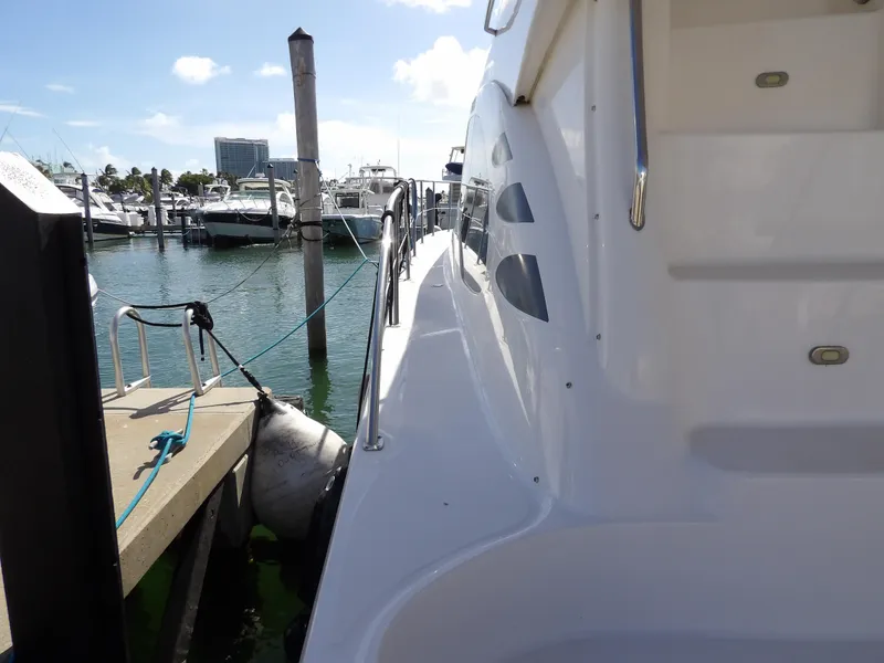 Slide: The Image of Sea Ray 44 Sedan Bridge 2008 - 76