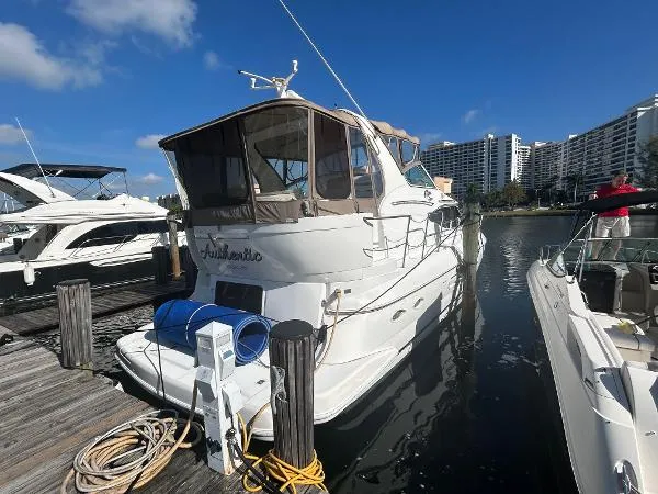 Slide: The Image of Cruisers 4450 Express Motoryacht 2001 - 5