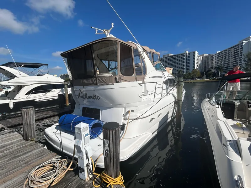 Slide: The Image of Cruisers 4450 Express Motoryacht 2001 - 5