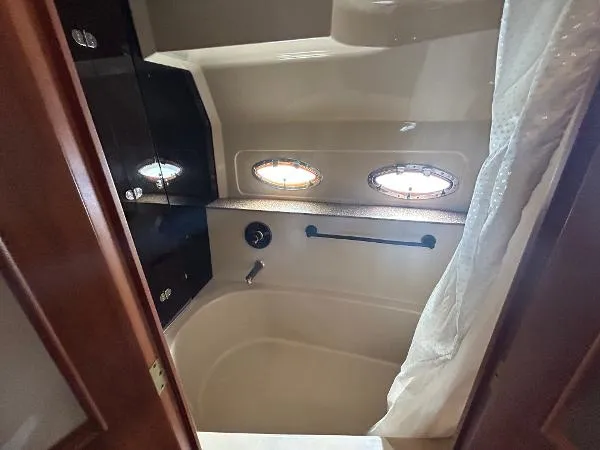Slide: The Image of Cruisers 4450 Express Motoryacht 2001 - 18