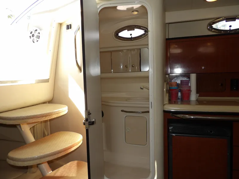 Slide: The Image of Sea Ray Sundancer 320 2004 - 50