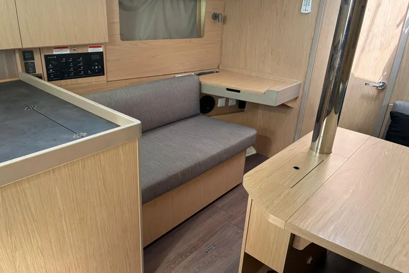 Slide: The Image of Beneteau Oceanis 41.1 2020 - 15