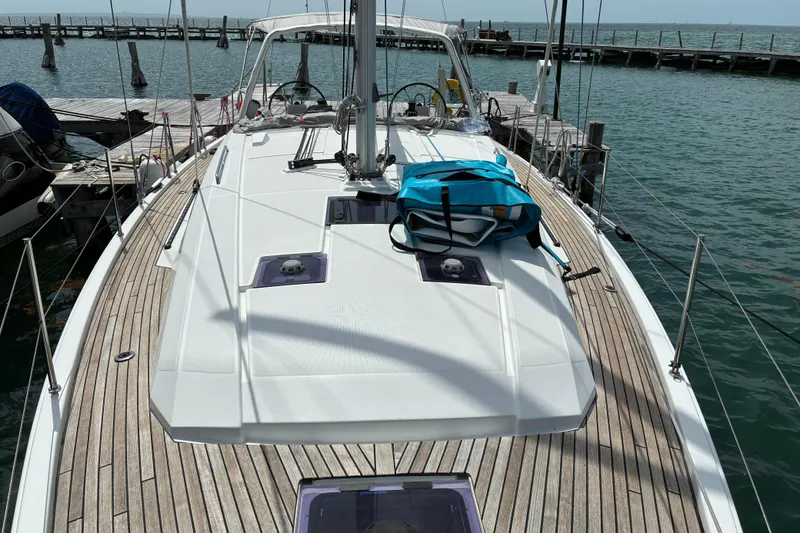 Slide: The Image of Beneteau Oceanis 41.1 2020 - 5