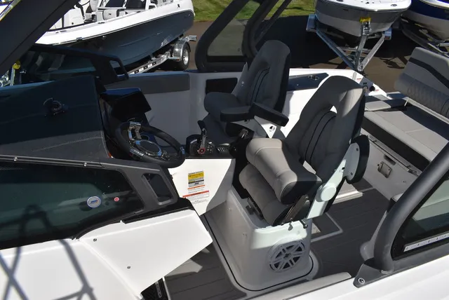 Slide: The Image of Monterey ELITE 25 OB 2027 - 14