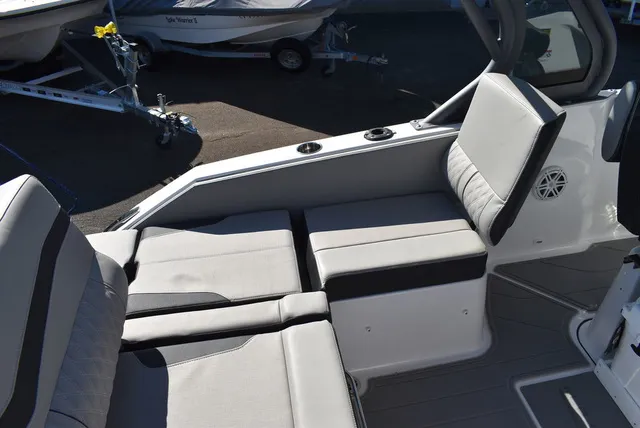 Slide: The Image of Monterey ELITE 25 OB 2027 - 22