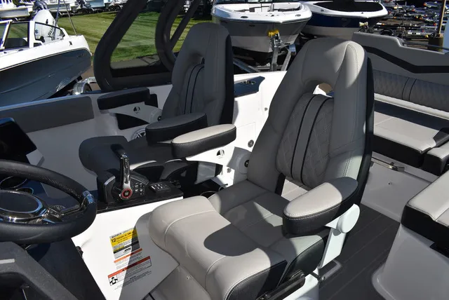 Slide: The Image of Monterey ELITE 25 OB 2027 - 40