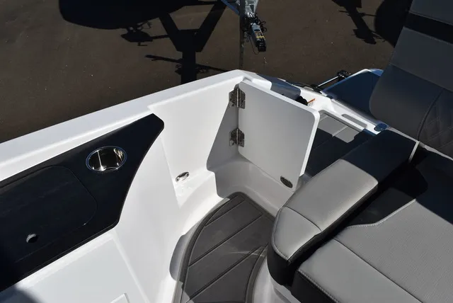 Slide: The Image of Monterey ELITE 25 OB 2027 - 30
