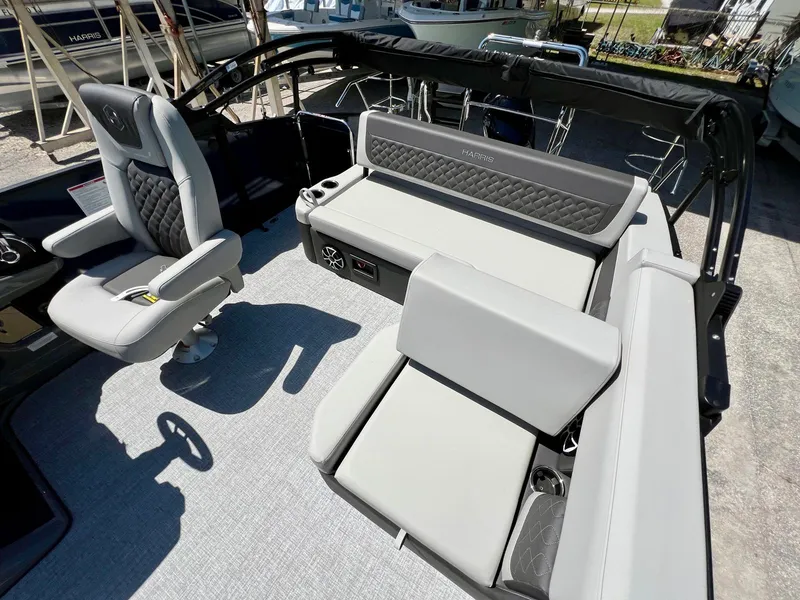 Slide: The Image of Harris Sunliner 210 2026 - 13