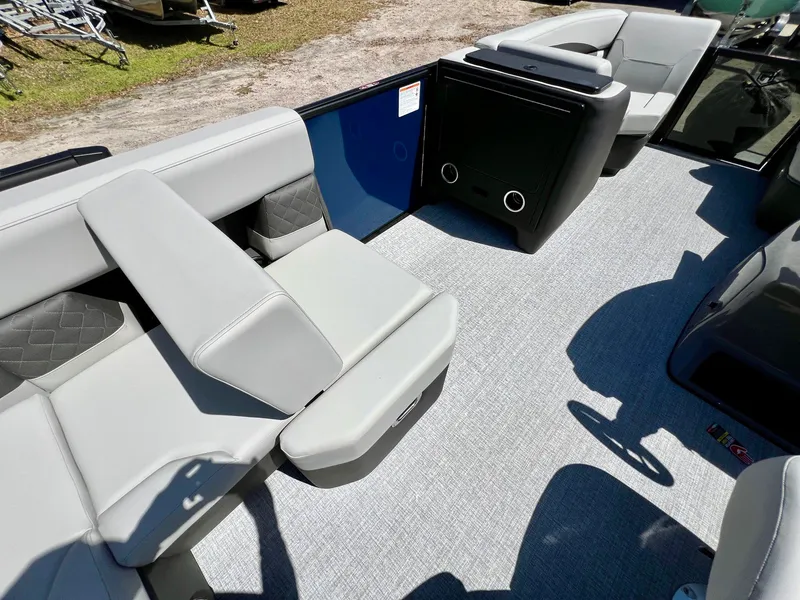 Slide: The Image of Harris Sunliner 210 2026 - 14