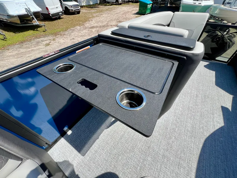 Slide: The Image of Harris Sunliner 210 2026 - 15