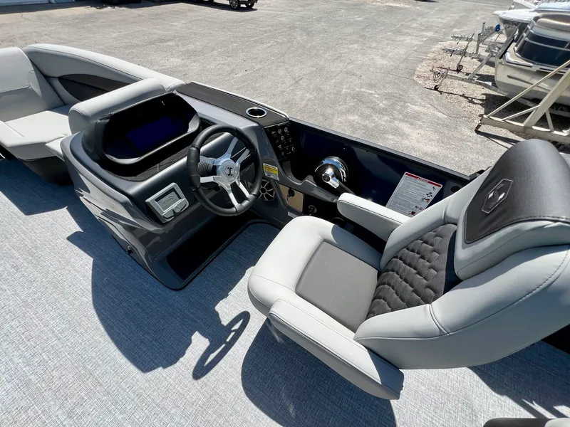 Slide: The Image of Harris Sunliner 210 2026 - 16